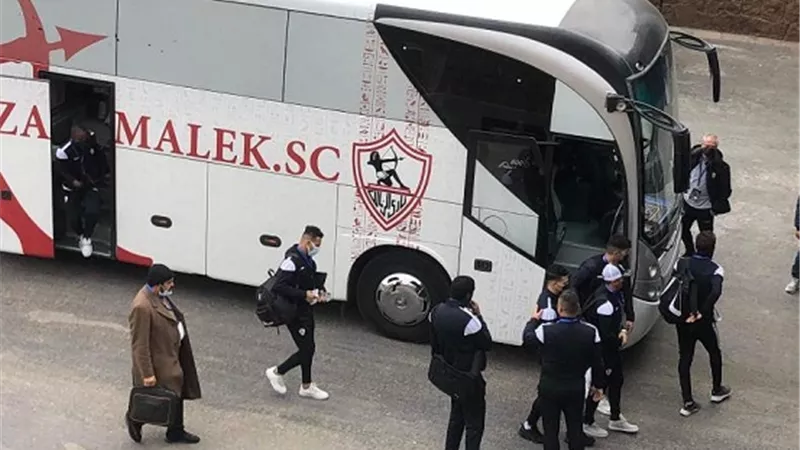 حافلة الزمالك تتوجه لملعب المباراة استعدادًا لمواجهة نهضة بركان