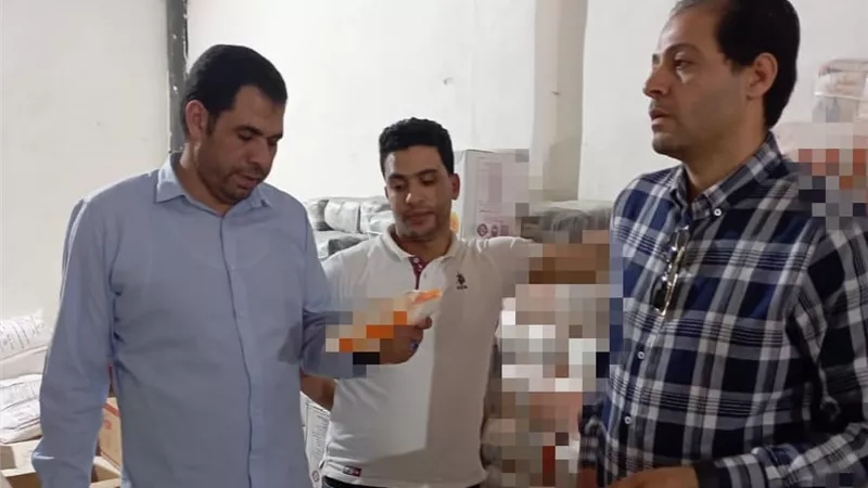 ضبط 20 طن اسمدة و4200 كيلو سكر و2 طن بروتين و4000 قرص مبيد مجهول
