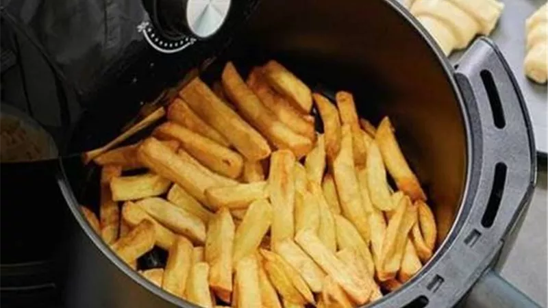 خطأ في استخدام المقلاة الهوائية يسبب تلوث الطعام