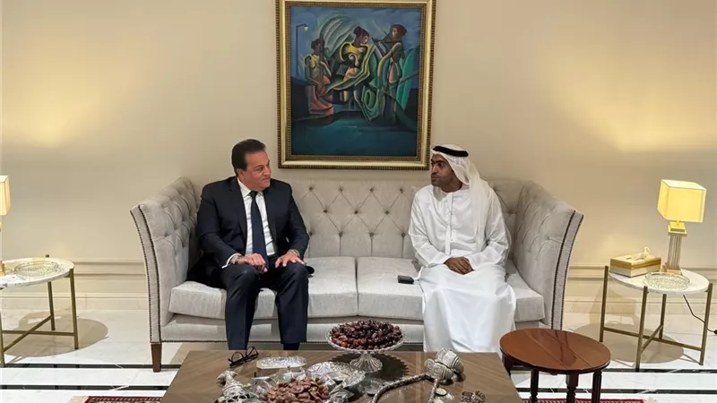 وزير الصحة يبحث مع رئيس دائرة الصحة بـ«أبوظبي» التعاون في الجينوم البشري