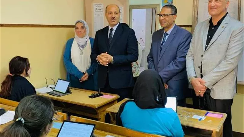 مدير تعليم الاسكندريه يتابع لجان امتحانات النقل