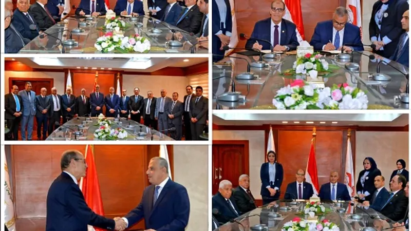 محافظ سوهاج ورئيس هيئة النيابة الإدارية يوقعان بروتوكول تعاون