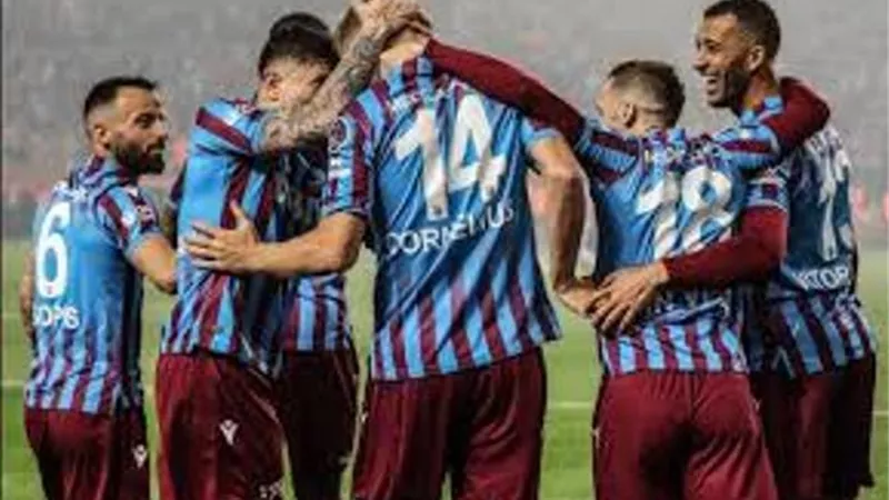 بدون تريزيجيه.. طرابزون يفوز على إسطنبول بثلاثية في الدوري التركي