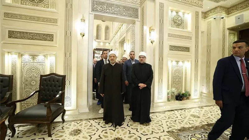 شيخ الأزهر يزور مسجد السيدة زينب بعد الانتهاء من عمليات التجديد