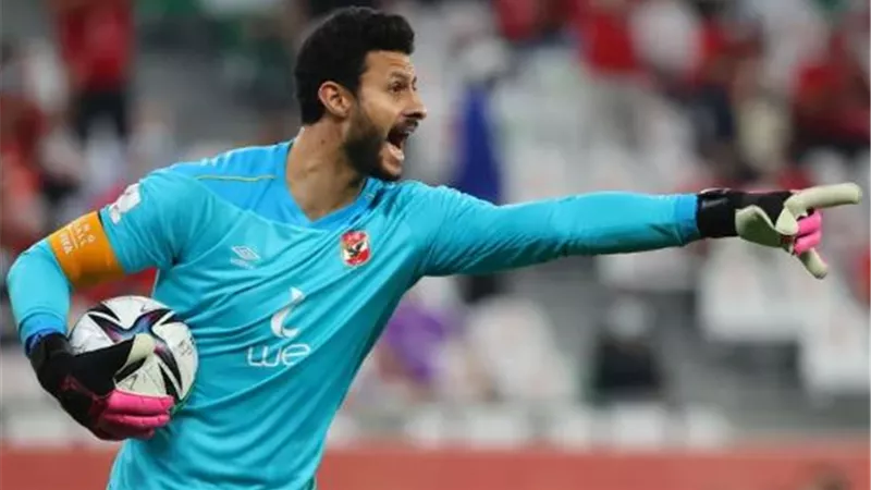 حسام حسن يعلن ضم محمد الشناوى لمعسكر المنتخب