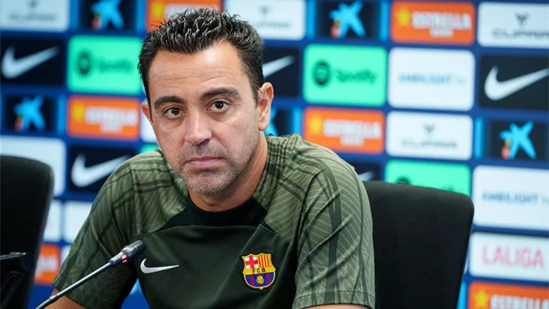 تشافى يعلن تشكيل برشلونة أمام ريال سوسيداد بالدورى الإسبانى