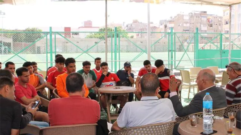 خضر يجتمع بمنتخب البحيرة لكرة القدم قبل مواجهة منتخب قنا