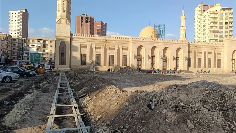 محافظ كفرالشيخ يتابع أعمال «ساحة ميدان المسجد الإبراهيمى» بدسوق