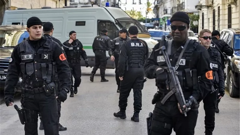 الجزائر.. العثور على شخص محتجز لدى جاره بعد 26 عاما