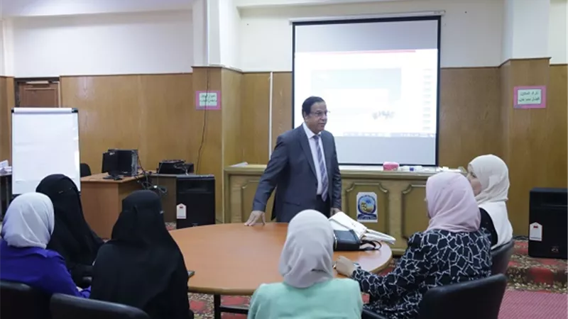 تنمية مهارات صيانة الاجهزة العلمية فى دورة تدريبية بجنوب الوادى