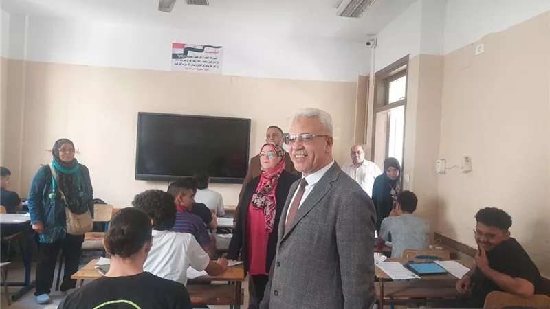 تعليم القاهرة تحذر من حيازة التليفون المحمول فى إمتحانات الإعدادية