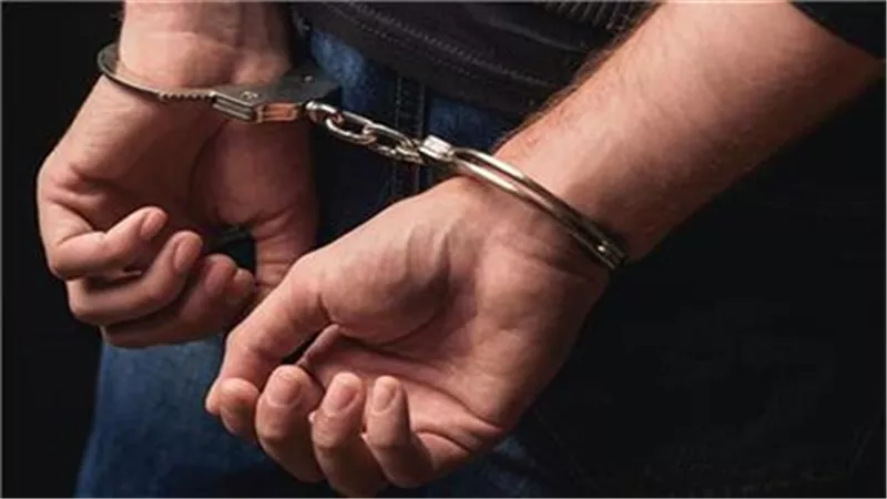ضبط عاطل انتحل صفة فتاة لابتزاز ضحاياه 