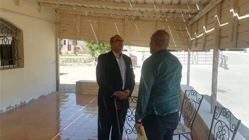 رئيس مدينة مرسى علم يتفقد المركز التكنولوجي لخدمة المواطنين