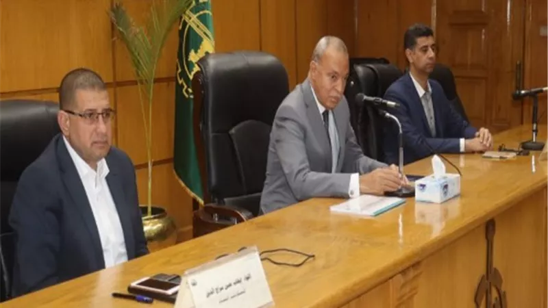 محافظ القليوبية يوجه بتضافر كل الجهات لمتابعة مشروعات حياة كريمة