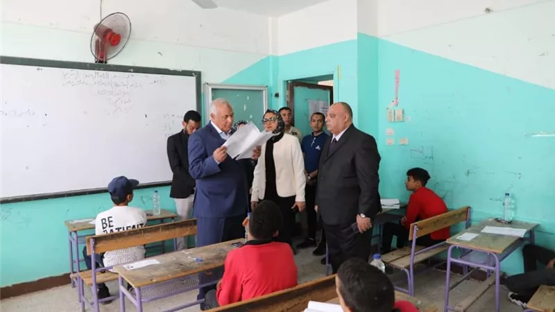 محافظ الوادي الجديد يتفقد لجان أول أيام الشهادة الإعدادية 2024