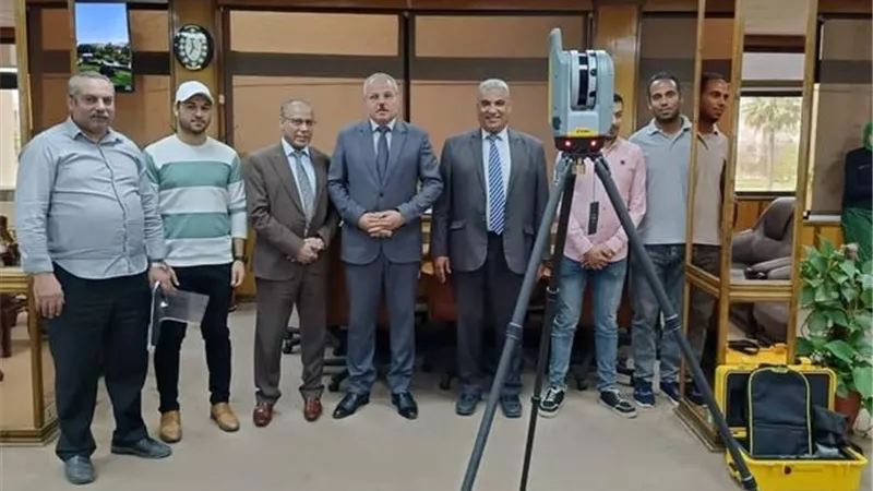 أحدث أجهزة الرفع المساحي يصل آداب القناة