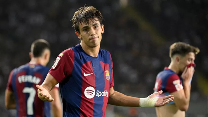 تعرف على موقف تشافي من بقاء جواو فيليكس مع برشلونة