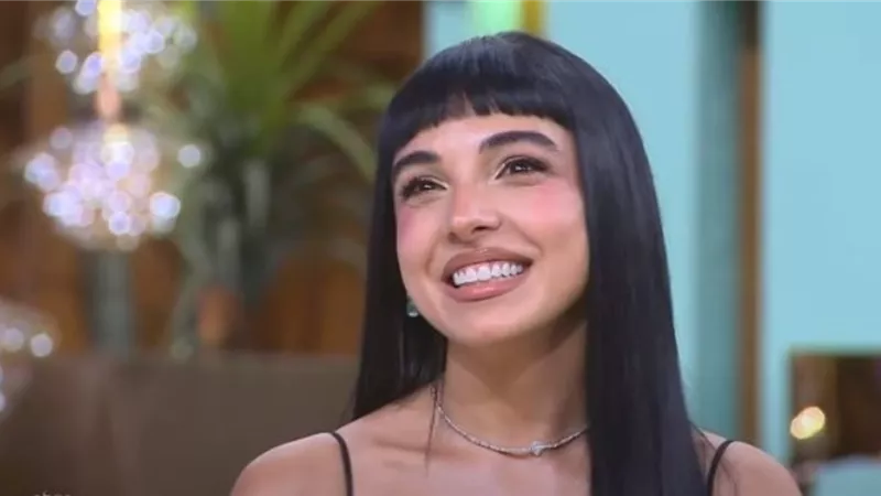 سلمى أبو ضيف تعلن خطبتها بخاتم ألماس