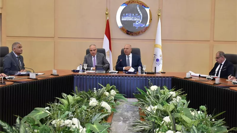الوزير: إعادة تشغيل الممر الملاحي لترعة الاسماعيلية