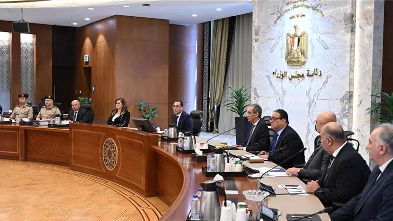 مدبولي يُوجه بسرعة إنهاء منظومة النقل الذكي على الطرق السريعة