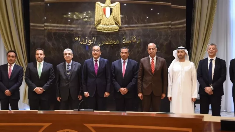 توقيع محضراستلام الأرض لتنفيذ مشروع لإنتاج الكهرباء
