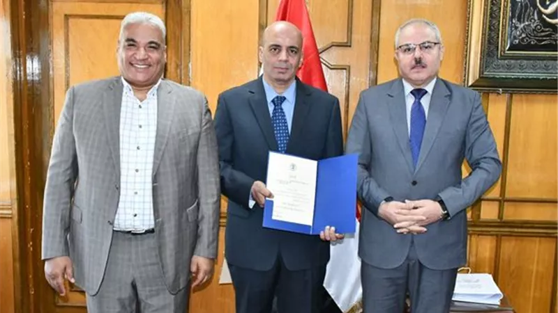 وكلاء جُدد لكلية الآداب بجامعة القناة