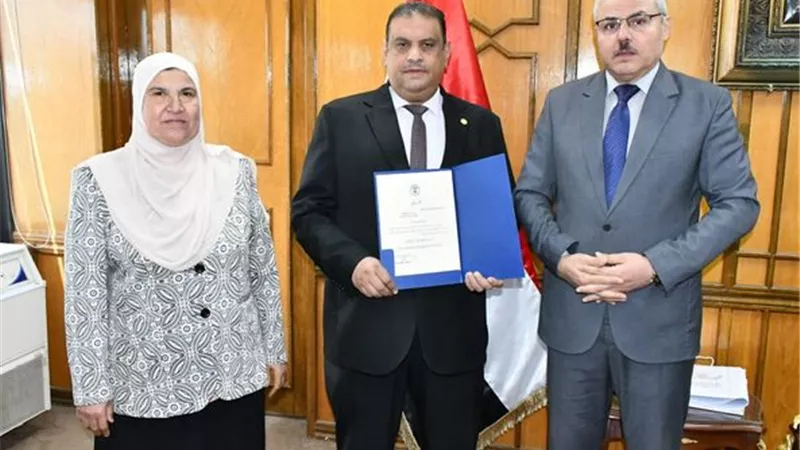 شريف فاروق أميناً عاماً لجامعة القناة