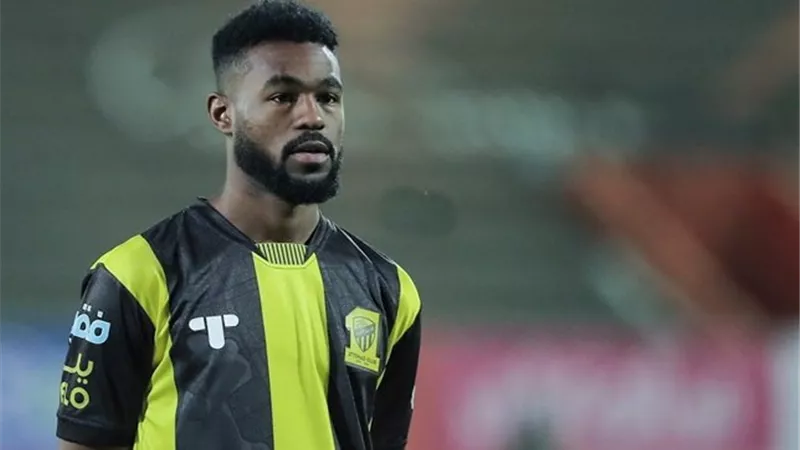 شاهد .. مهند الشنقيطى يسجل أول أهداف الاتحاد أمام الخليج