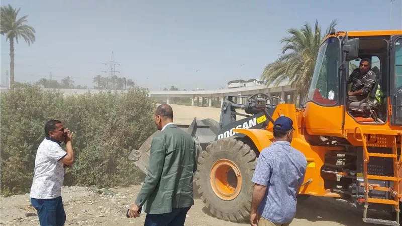 حملة لرفع الإشغالات والمخلفات بمركزي بني سويف وناصر