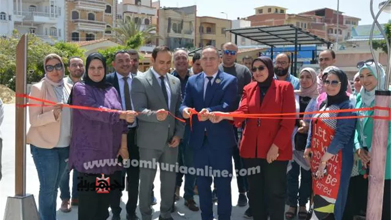 رئيس جامعة دمياط يفتتح المعرض الفني بكلية الفنون التطبيقية