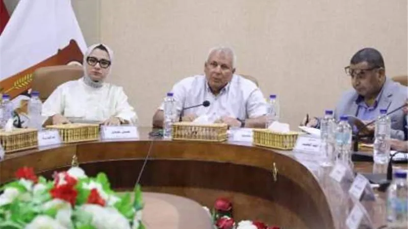 محافظ الوادى الجديد يوجه بقرارات لحماية مقدرات الاستصلاح الأراضى