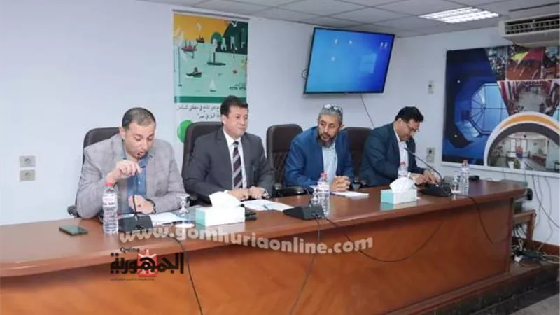 محافظ دمياط تطالب بمواجهة الأثار السلبية للتغيرات المناخية