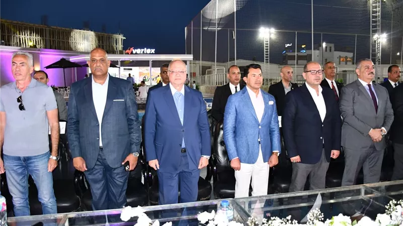 صبحى يفتتح طرحًا استثماريًا لمشروع جديد بالتنمية الشبابية بالتجمع