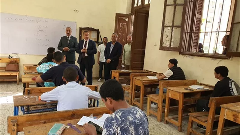 تداول امتحان اللغة العربية للإعدادية بالمنوفية ..
