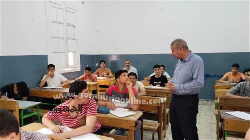 مدير تعليم دمياط يتفقد لجان إمتحانات الشهادة الإعدادية