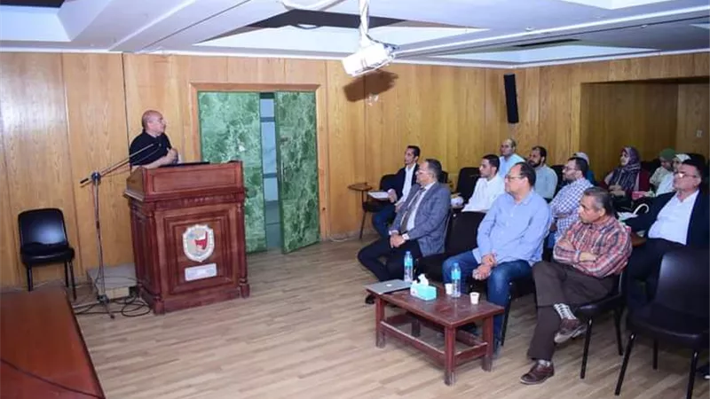 طب وجراحه العيون بجامعة سوهاج ينظم يوماً علمياً عن اصابات العيون