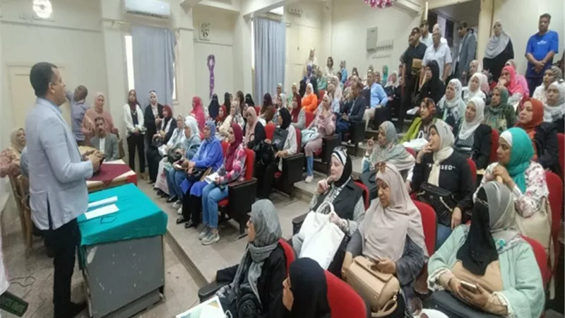 ضبط طالبتين لتصوير امتحان العربي في إعدادية السويس