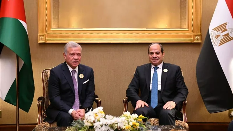 الرئيس السيسي وعاهل الأردن يطالبان بالوقف الفوري لإطلاق النار في غزة