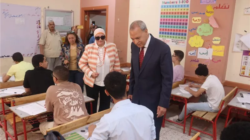 استبعاد 5 رؤساء لجان ومراقبين اوائل بامتحانات الإعدادية بالقليوبية