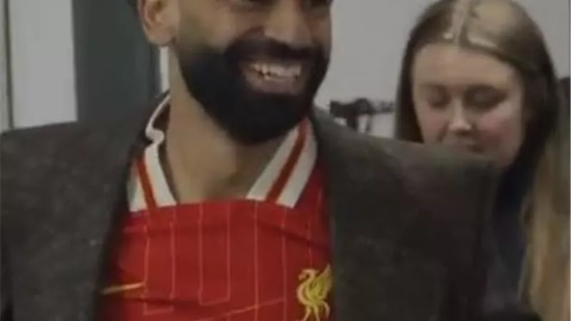 شاهد فيديو .. أليسون عن محمد صلاح : البيزنس مان