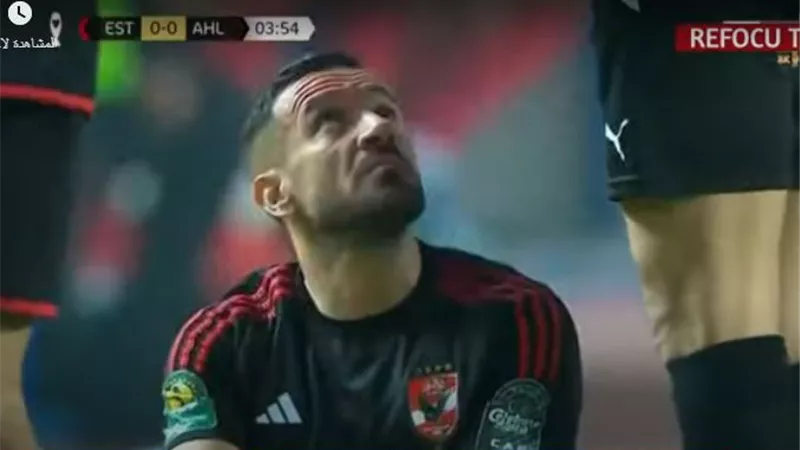 الأهلى يفقتد جهود على معلول فى أول 5 دقائق أمام الترجى بعد اصابته