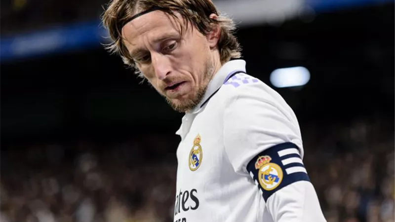 والإعلان خلال ساعات .. ريال مدريد يقرر تجديد عقد لوكا مودريتش