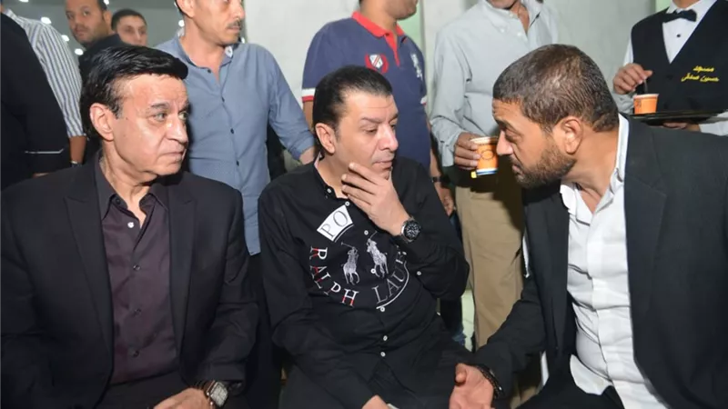 مصطفى كامل وحلمي عبد الباقي يقدمون واجب العزاء في زوجة أحمد عدوية