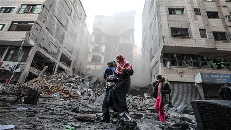 قوات الاحتلال تطلق النار على مراكز إيواء في مخيم جباليا شمال غزة