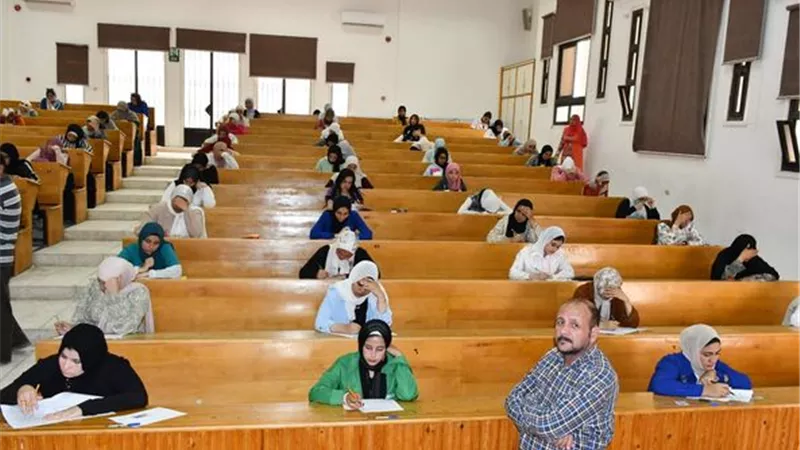 4421 طالبا يؤدون امتحانات علم الجودة بجامعة القناة