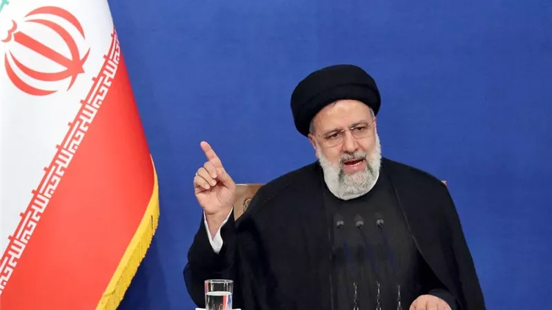 مروحية الرئيس الإيراني تتعرض لحادث.. وفرق الأنقاذ تحاول العثور على الطائرة
