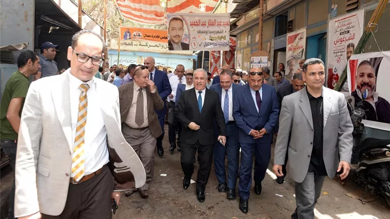 رئيس الهيئة الوطنية للصحافة يتفقد اللجان الانتخابية بدار التحرير وروزاليوسف