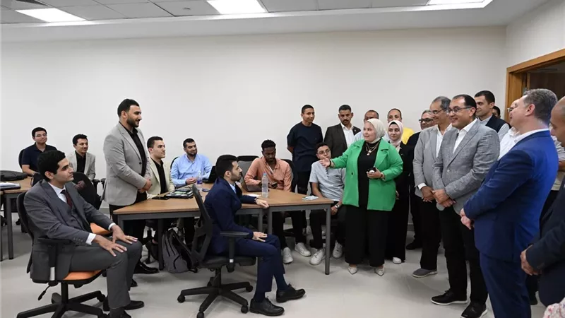 منحة للدراسة في أحدث التخصصات التكنولوجية من بناة مصر الرقمية..تفاصيل
