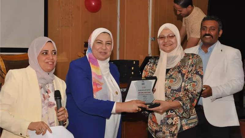 ألسن عين شمس تنظم مسابقة لتكريم الموظف المثالي