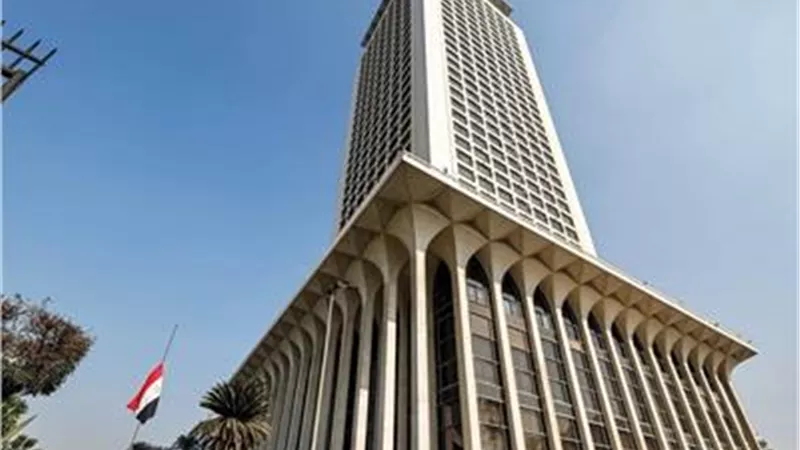 الخارجية: مصر تتابع بقلق بالغ ما تم تداوله بشأن مروحية الرئيس الإيرانى